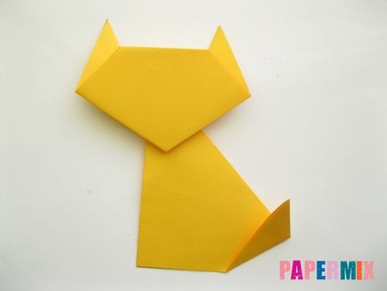 Hogyan készítsünk egy kiscicát egy papír szakaszokban