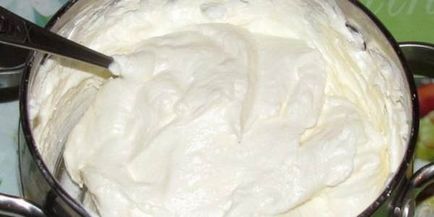 Hogyan készítsünk egy krémes tejszín, puding, csokoládé (hogyan tejföl torta vastag) Hogyan készítsünk egy krémes tejszín, puding, csokoládé