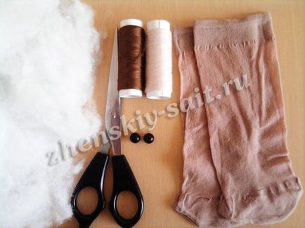 Hogyan varrni egy baba (kölykök) nylon harisnya (zokni) - fotó mesterkurzust
