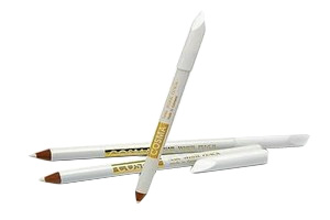 Ceruza manikűr - modern kozmetikai eszköz, szép körmök - kiegészítik az