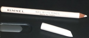 Ceruza manikűr - modern kozmetikai eszköz, szép körmök - kiegészítik az