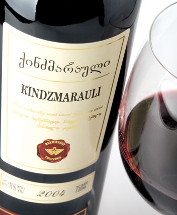 Vörösbor „Kindzmarauli” - elvét és jellemzőit (jellemzők) Vörösbor „Kindzmarauli” - koncepció és jellemzői