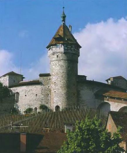 Fortress - jellegzetes típusú konstrukció a középkori lord építészet, nem csak a