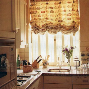 Hogy a konyha ablakon függöny, amely jobban megfelel a konyhában