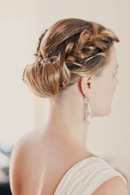 Frizurák közepes haj zsinórra az esküvői fotók vélemények