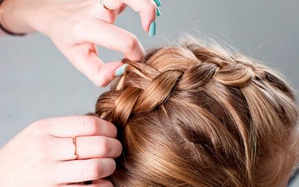 Frizurák a kezüket, tudjuk, hogyan kell csinálni (lépésről lépésre, fotó), a női frizurák és a hajvágás, (a legtöbb) Frizurák a kezüket, tudjuk, hogyan kell csinálni (lépésről lépésre, fotó), a női frizurák és frizurával,