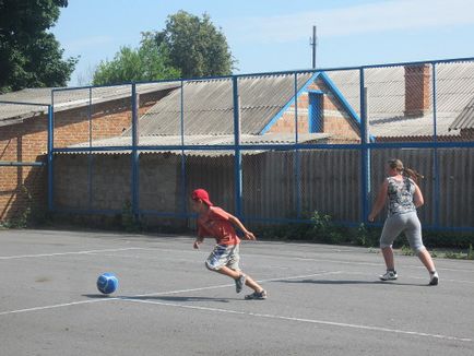 Rehabilitációja kiskorúak - a szociális és rehabilitációs központ a fiatalkorú piros