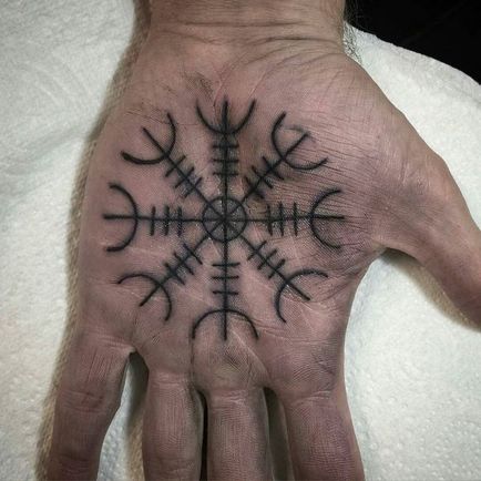 Runic tetoválás tetoválás értéke 40 fotók, vázlatok