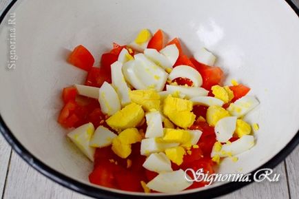 Saláta tintahal, paradicsom és tojás