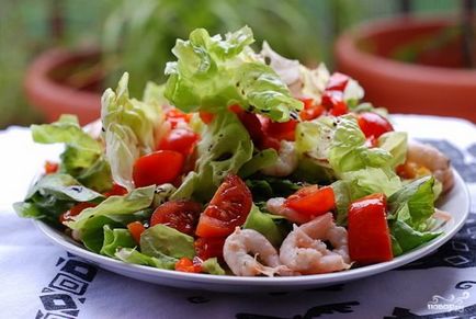 Saláta garnélarák és paradicsom-lépésben receptek közül lehet választani