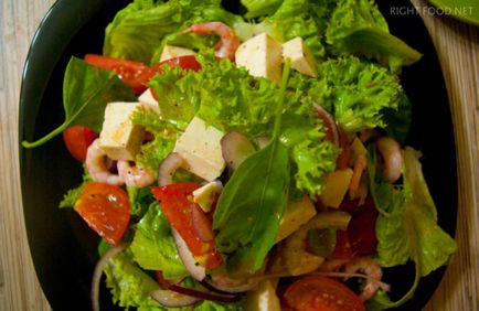 Saláta garnélarák és paradicsom-lépésben receptek közül lehet választani