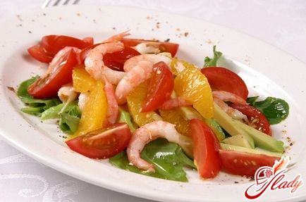 Saláta garnélával és paradicsommal recept