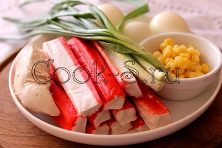 Saláta csirkével és rák botok - lépésről lépésre recept fotókkal, saláták