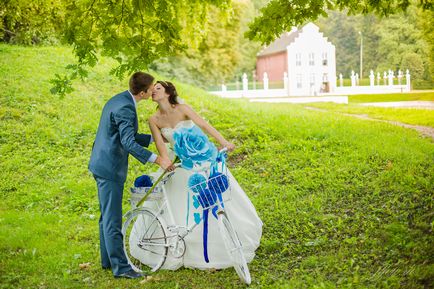 Kék esküvő - a színösszeállítás, dekorációval
