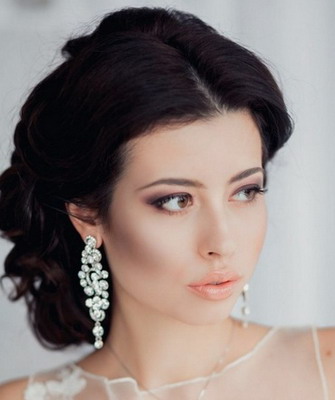 Esküvői frizurák zsinórra és a fátyol Photo & Video szövés fonat esküvői styling (esküvő) Esküvői frizura a zsinór és a fátyol Photo & Video szövés fonat esküvői stílus
