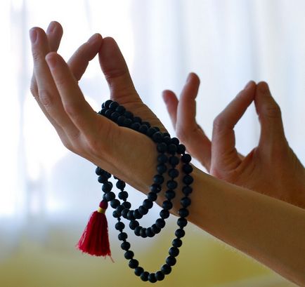 Transzcendentális Meditáció végrehajtás, a képzés és a kiválasztás a mantrák