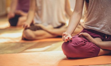 Transzcendentális Meditáció végrehajtás, a képzés és a kiválasztás a mantrák