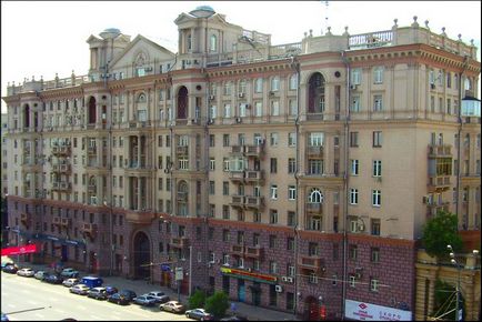 Mi a különbség a típusú házak - Hruscsov - és - stalinka