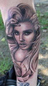 Jelentés tetoválás nő vagy nő, ami azt jelenti, egy tetoválás