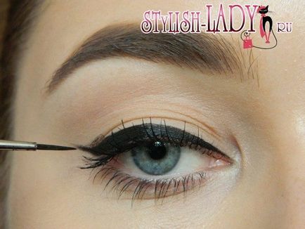 Make-up arrow