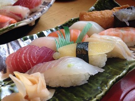 Főzni sushi tekercsek és otthon - receptek videóval