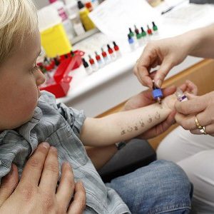 Allergia csecsemő allergiás tünetek alatti gyermekek 1 éves és az újszülött diagnózis és