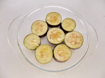 Padlizsán, sült a kemencében paradicsommal és sajttal
