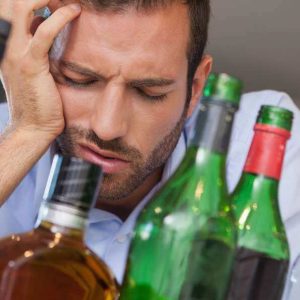 Fejfájás ivás után, hogy mit lehet csinálni otthon, eltávolítja a fejfájás ivás után