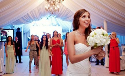 Dobás a csokrot van egy alternatív (csokor) Dobta a csokrot van egy alternatív