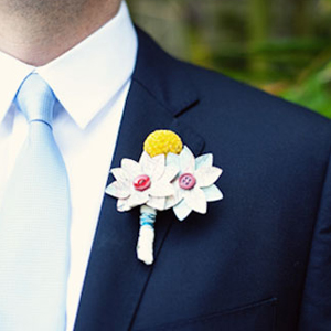 Boutonniere a kezüket rostanyagok és a gyűjtemény inspirációt