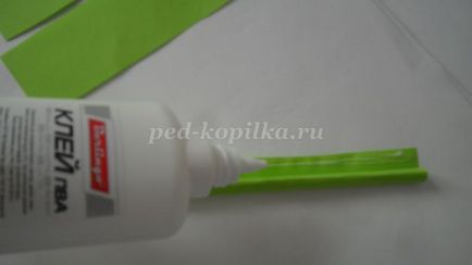 Virágok a papír ajándék anya saját kezűleg (papír) Virágok a papír ajándék anya saját kezűleg