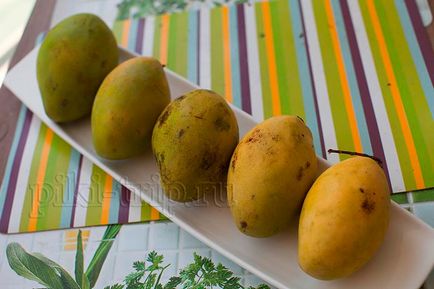 Gyümölcs mangó - hogyan kell kiválasztani, hogyan kell tisztítani, használja a mangó a mangó ár Pattaya