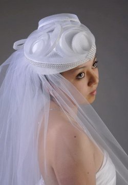 A fej-ruha a menyasszony, esküvő