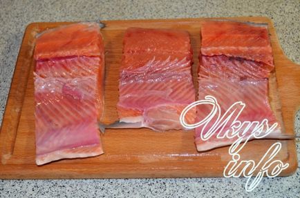 Lazac burgonya kemencében sült recept ízletes lazac (sütő) Lazac burgonyával kemencében sült ízletes lazac recept