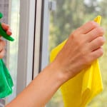 Hogyan és mit kell mosni ablakok és műanyag ablakpárkány a sarat sárgaságára cement