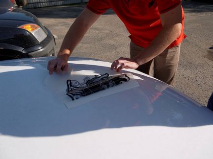 Hogyan tészta egy matricát a kocsi részletes utasításokat