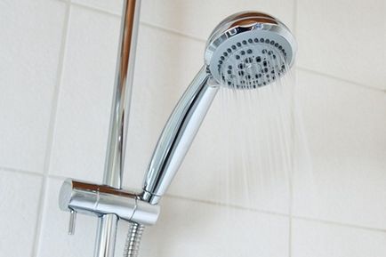 Hogyan tisztítsa meg a zuhany a mellékíz népi jogorvoslati mész és szappannal szennyezés