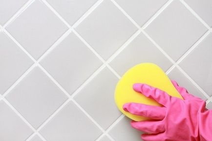Hogyan tisztítsa meg a hézagok a csempe öt lehetőség, hogy foglalkozzon a kérdéssel, javítási és design a fürdőszobában
