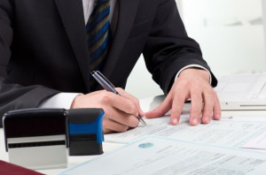 Hogyan bepereli a biztosító társaság dokumentumok egy nyilatkozatot, hogy a bíróság bejelentés (biztosítás) Hogyan bepereli a biztosító társaság dokumentumok egy nyilatkozatot, hogy a bíróság bejelentés