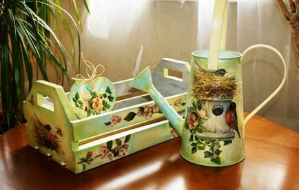 Hogyan készítsünk saját kezét egy szép decoupage kézzel készített cikket, a különböző módszerek (receptek) Hogyan készítsünk saját kezét egy szép decoupage kézzel készített cikket, különböző technikákat
