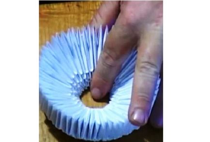 Hogyan készítsünk egy hattyú papírból kezét, hogyan díszítik a belső