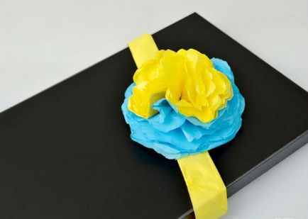 Hogyan lehet pom-poms papírból lépésről lépésre saját kezűleg (csak akkor használható) Hogyan lehet pom-poms papírból lépésről lépésre saját kezűleg