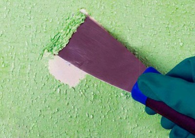 Eltávolítása a régi festéket a falról saját kezűleg