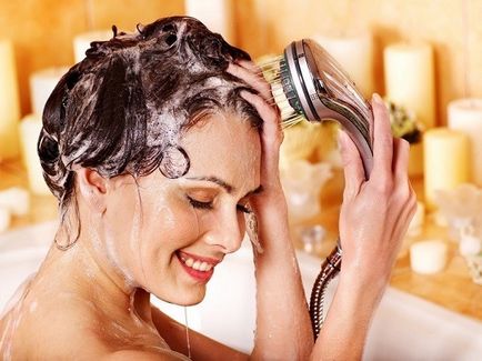 Hogyan törődik göndör haj otthon