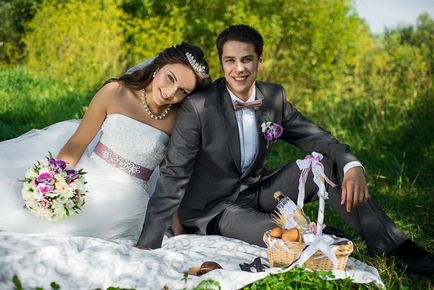 Hogyan kell viselkedni az esküvőn a menyasszony, vőlegény, vendégek, hogyan kell viselkedni, mint egy menyasszony egy esküvőn, mint az (ön) Hogyan kell viselkedni az esküvőn a menyasszony, vőlegény, vendégek, hogyan kell viselkedni, mint egy menyasszony egy esküvőn, mint