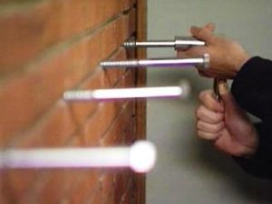 Szerelés állványok és polcok a falra utasítás, tippeket, fotókat (a falon) Szerelés állványok és polcok a falra utasítás, tippeket, fotókat