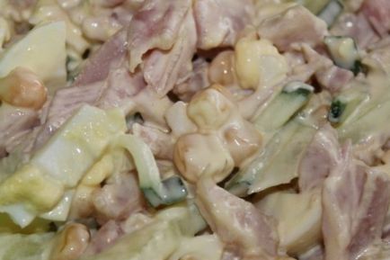 Csirke saláta pácolt gomba saláta receptek rétegek és összekeverjük csirke és gomba