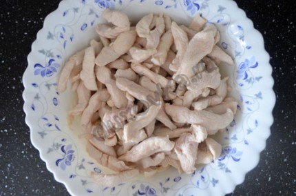 Csirke sajtmártással - egy recept lépésről lépésre fotók