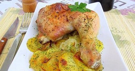 Csirke, sült a kemencében burgonyával - egyszerű és finom étel!