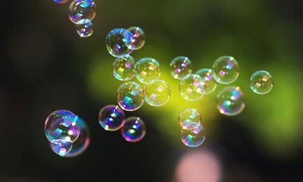 Szappan buborékok az otthoni körülmények között glicerinnel